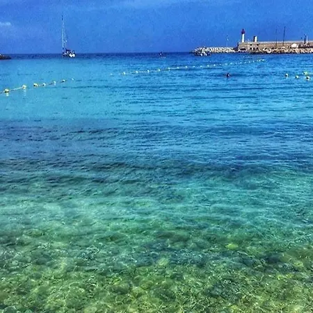 Le Victoria, 2p Moderne, Les Pieds Dans L'eau, Parking, Piscine * Menton