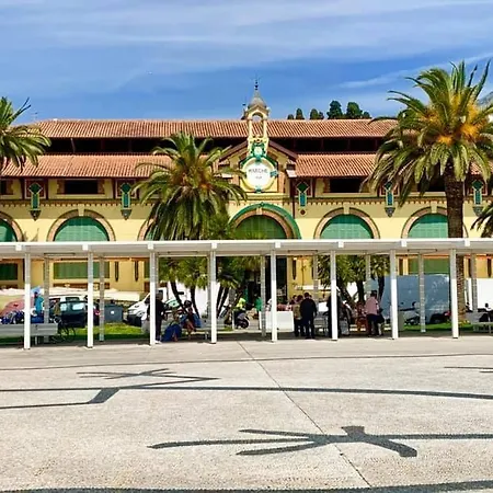 Le Victoria, 2p Moderne, Les Pieds Dans L'eau, Parking, Piscine Mentona