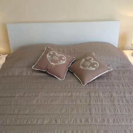 Le Victoria, 2p Moderne, Les Pieds Dans L'eau, Parking, Piscine * Mentona