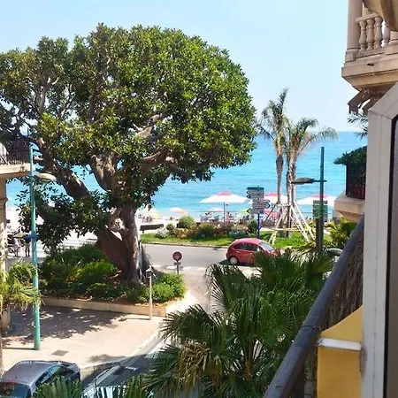 Apartment Le Victoria, 2p Moderne, Les Pieds Dans L'eau, Parking, Piscine *