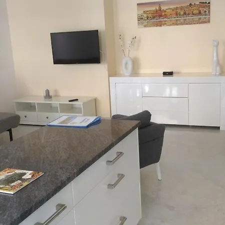 Le Victoria, 2p Moderne, Les Pieds Dans L'eau, Parking, Piscine *