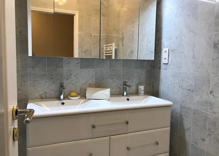 Apartment Le Victoria, 2p Moderne, Les Pieds Dans L'eau, Parking, Piscine *