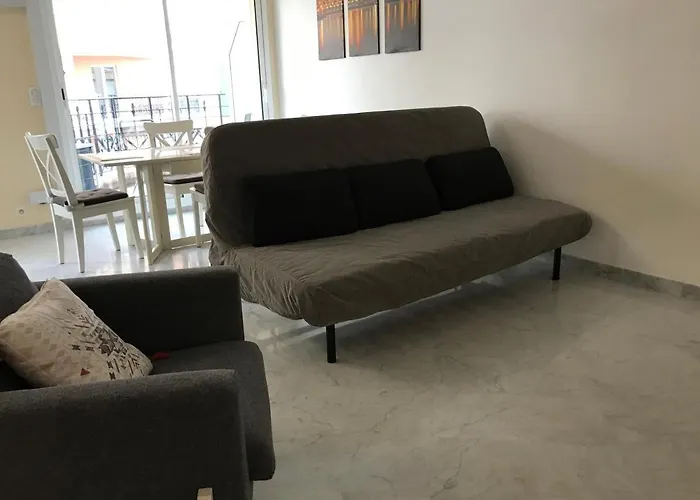 Le Victoria, 2p Moderne, Les Pieds Dans L'eau, Parking, Piscine Menton