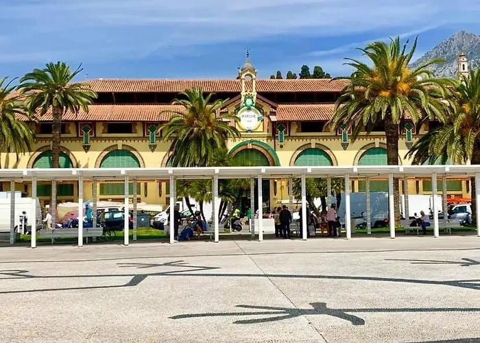 Le Victoria, 2p Moderne, Les Pieds Dans L'eau, Parking, Piscine Menton