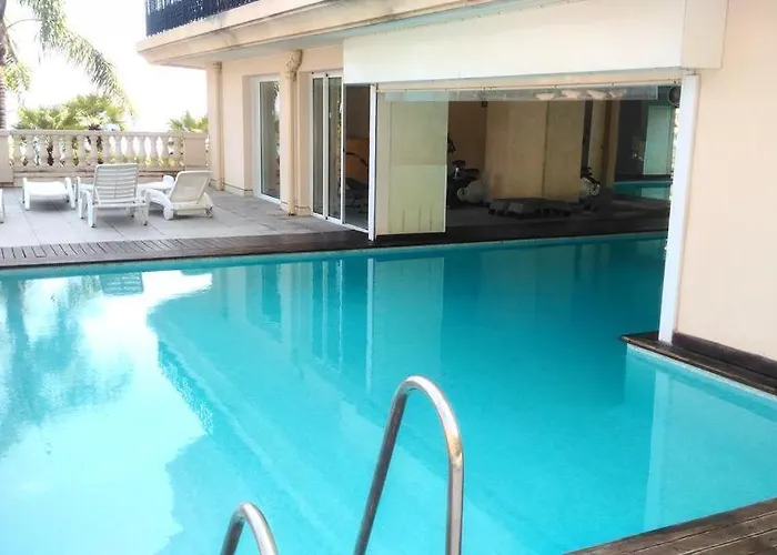 Le Victoria, 2p Moderne, Les Pieds Dans L'eau, Parking, Piscine *