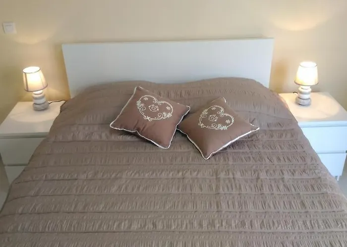 Le Victoria, 2p Moderne, Les Pieds Dans L'eau, Parking, Piscine * Menton