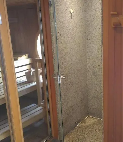 Apartment Le Victoria, 2p Moderne, Les Pieds Dans L'eau, Parking, Piscine