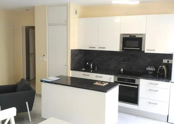 Appartement Le Victoria, 2p Moderne, Les Pieds Dans L'eau, Parking, Piscine Menton