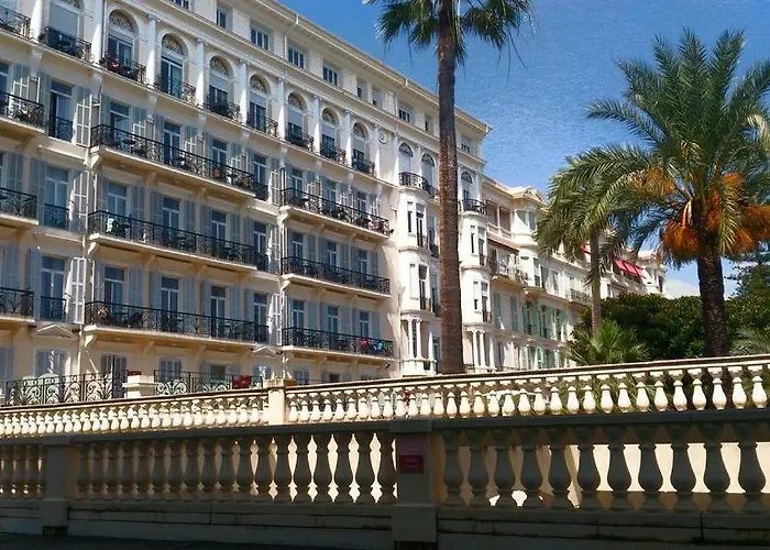 Apartment Le Victoria, 2p Moderne, Les Pieds Dans L'eau, Parking, Piscine *
