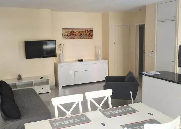 Le Victoria, 2p Moderne, Les Pieds Dans L'eau, Parking, Piscine Appartement *