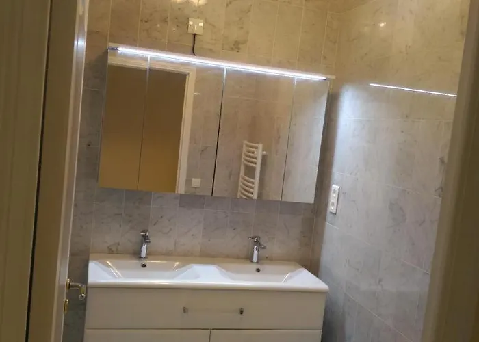 Le Victoria, 2p Moderne, Les Pieds Dans L'eau, Parking, Piscine