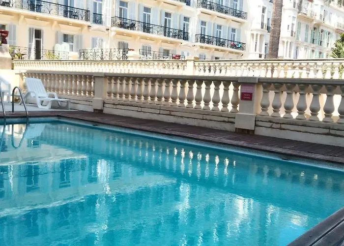 Le Victoria, 2p Moderne, Les Pieds Dans L'eau, Parking, Piscine Lägenhet Menton