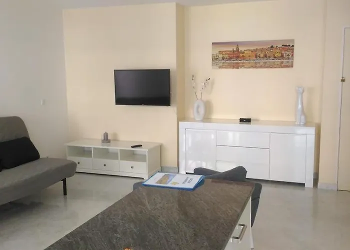 Le Victoria, 2p Moderne, Les Pieds Dans L'eau, Parking, Piscine * Menton